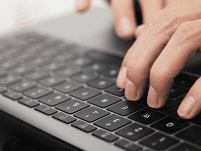 Cách khắc phục bàn phím Macbook pro bị liệt do phần mềm