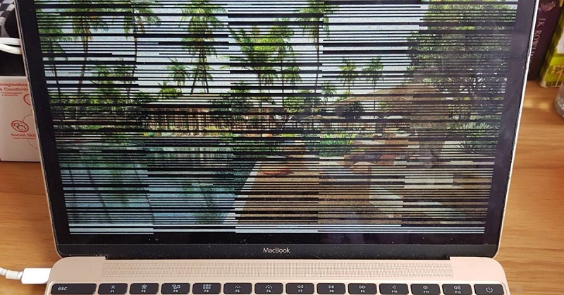 Nguyên nhân màn hình Macbook bị sọc ngang