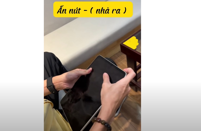 Cách sửa lỗi iPad bị đơ không tắt được nguồn bằng cách sử dụng nút phím cơ để reset