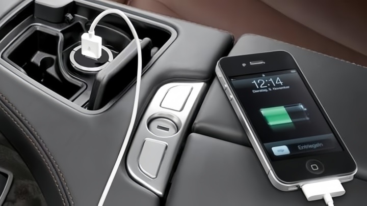 Hạn chế sạc iphone trên oto