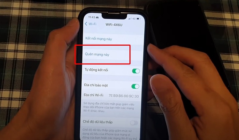 Khắc phục lỗi tự ngắt kết nối wifi trên iPhone bằng cách quên mạng wifi
