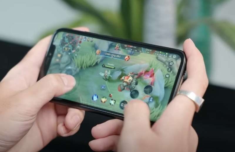 Nguyên nhân iPhone 11 bị đơ màn hình