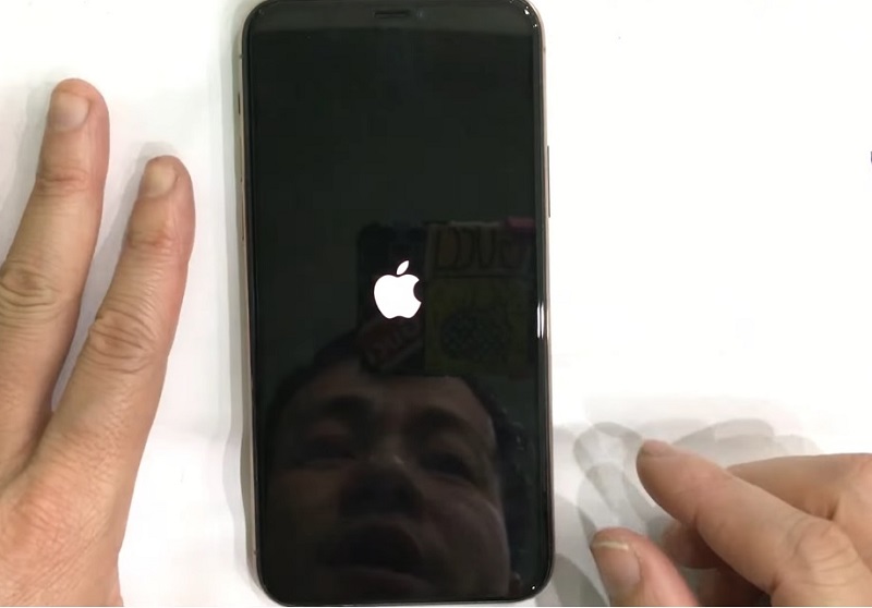 Chỉnh Camera iPhone bị ngược bằng cách khởi động lại máy