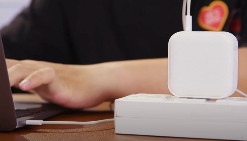 Hướng dẫn cách sạc pin Macbook đúng cách