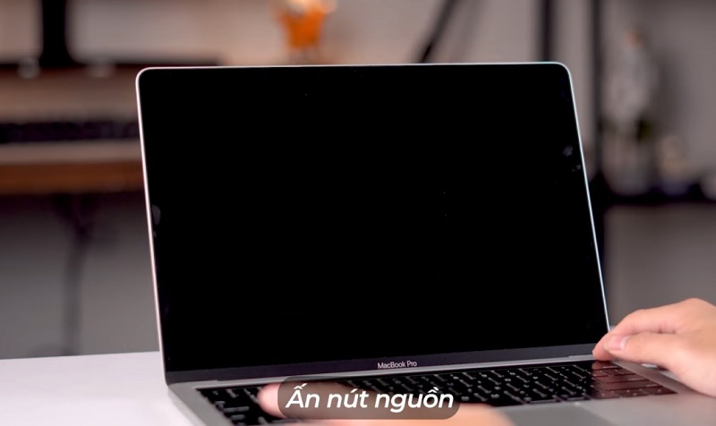 Sửa lỗi Macbook không lên màn hình bằng cách khởi động lại Macbook