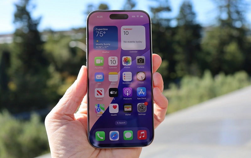 So sánh iPhone 17 vs iPhone 17 Pro qua màn hình